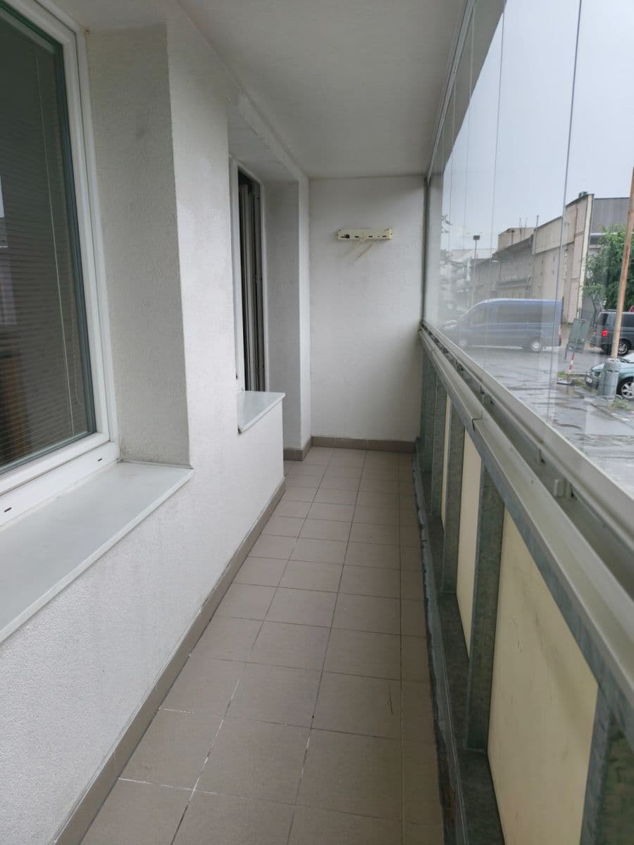 Pronájem bytu 3+1 76 m², Hřebečská, Kladno, Středočeský kraj Pronájem bytu 3+1 76 m², Hřebečská, Kladno, Středočeský kraj