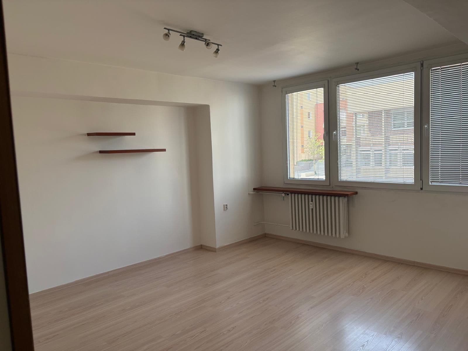 Pronájem bytu 3+1 68 m², Na Bezděkově, Benešov, Středočeský kraj Pronájem bytu 3+1 68 m², Na Bezděkově, Benešov, Středočeský kraj