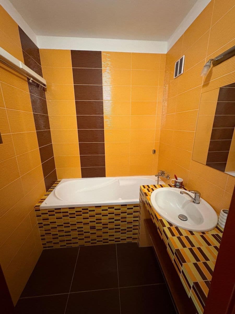 Pronájem bytu 3+1 68 m², Na Bezděkově, Benešov, Středočeský kraj Pronájem bytu 3+1 68 m², Na Bezděkově, Benešov, Středočeský kraj