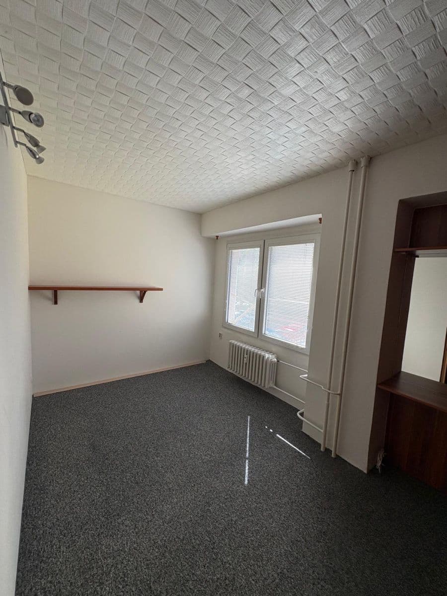 Pronájem bytu 3+1 68 m², Na Bezděkově, Benešov, Středočeský kraj Pronájem bytu 3+1 68 m², Na Bezděkově, Benešov, Středočeský kraj