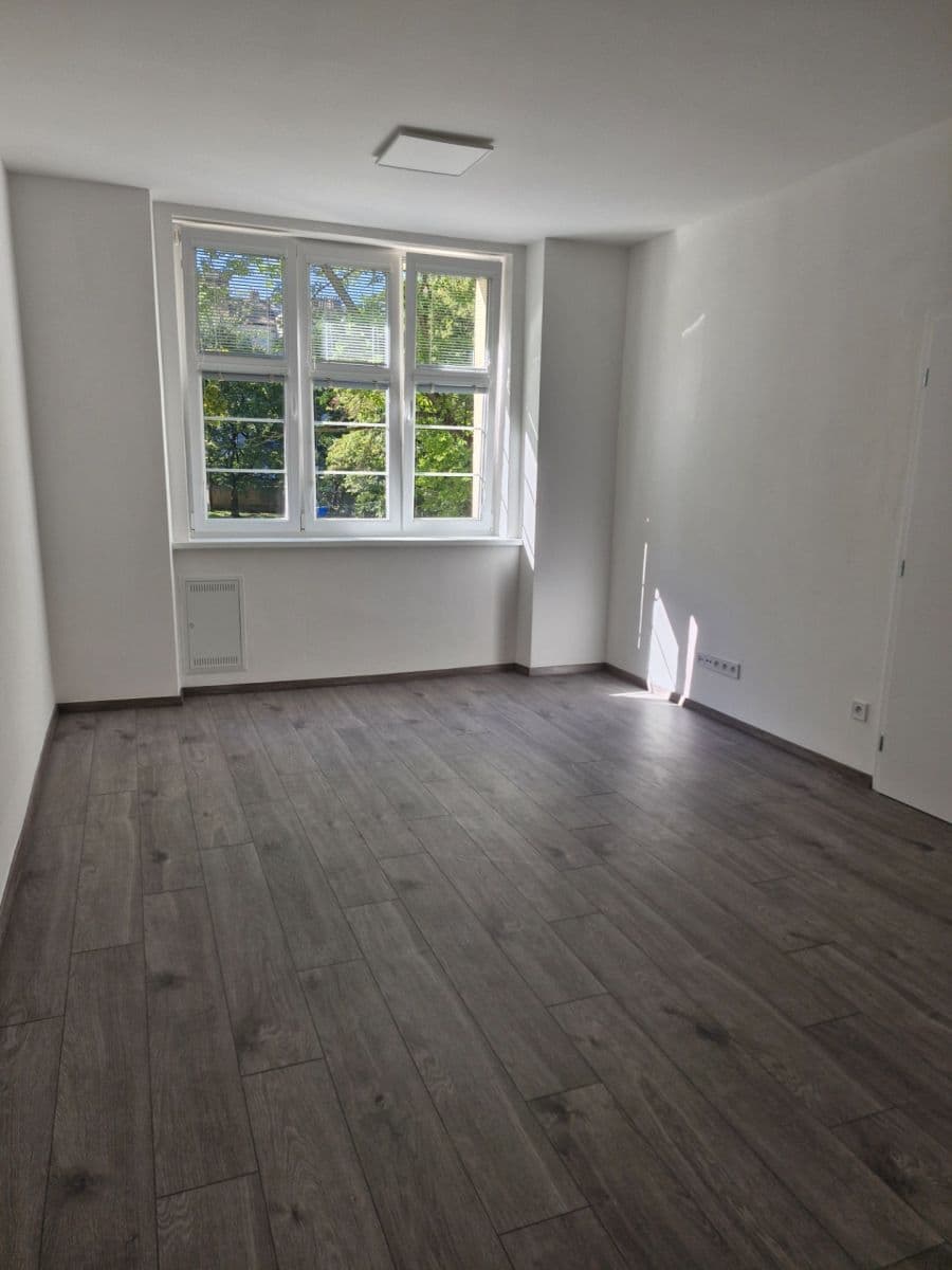 Pronájem bytu 2+kk 50 m², Stehlíkova, Plzeň, Plzeňský kraj Pronájem bytu 2+kk 50 m², Stehlíkova, Plzeň, Plzeňský kraj
