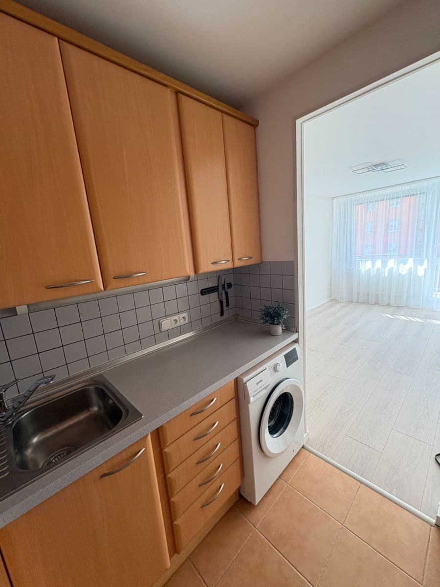 Pronájem bytu 2+kk 46 m², Střelničná, Praha, Praha Pronájem bytu 2+kk 46 m², Střelničná, Praha, Praha