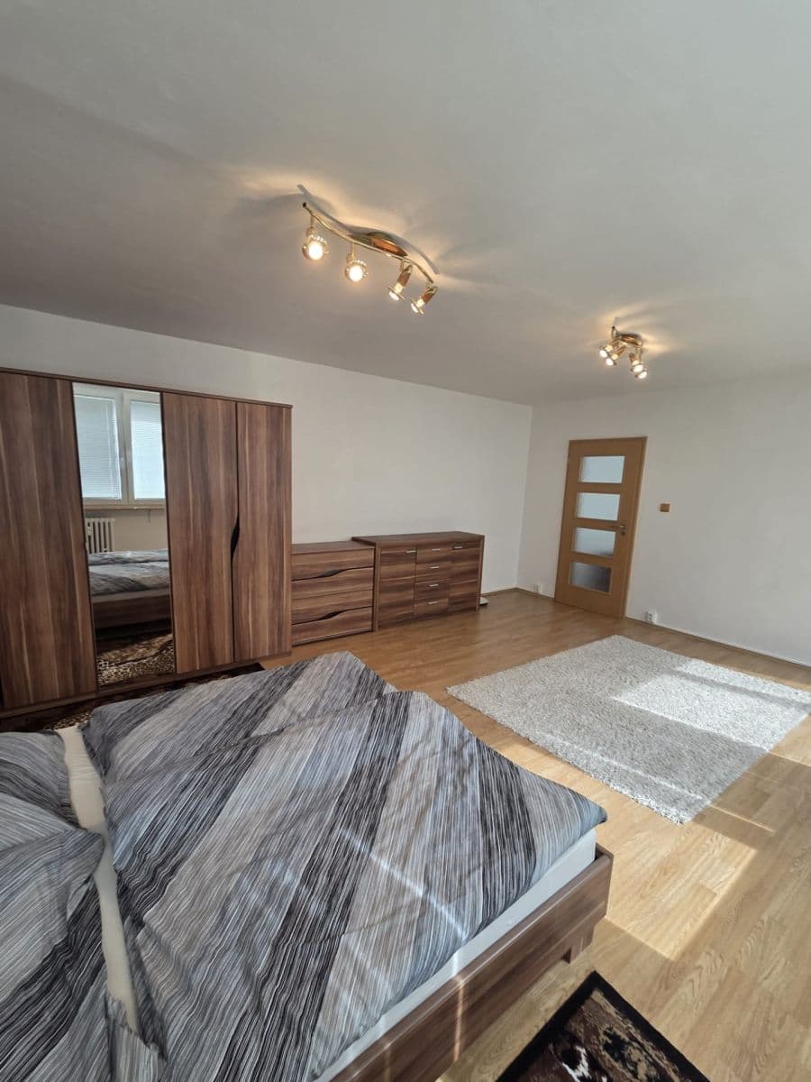 Pronájem bytu 3+1 87 m², K Olympiku, Praha, Praha Pronájem bytu 3+1 87 m², K Olympiku, Praha, Praha