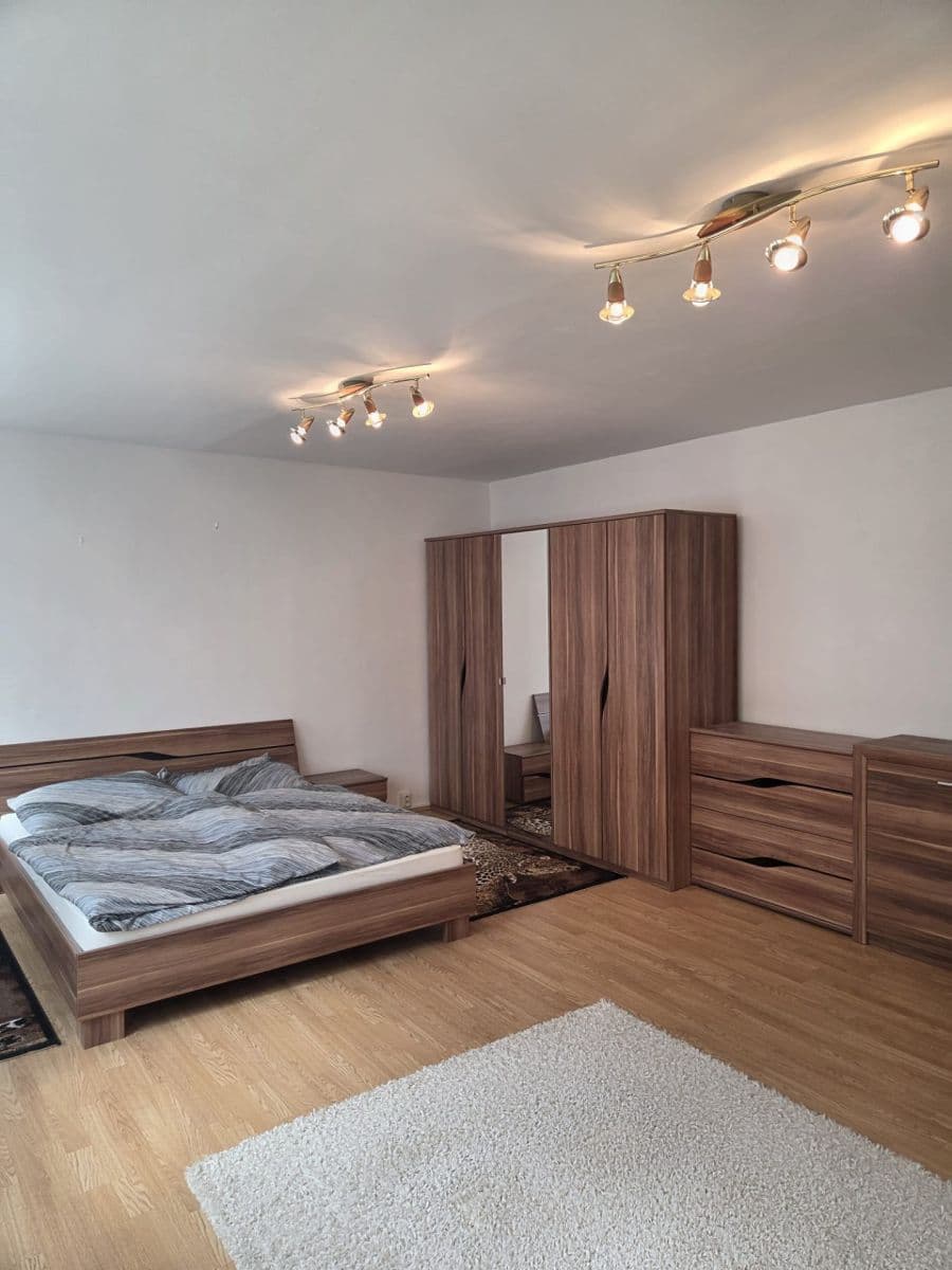 Pronájem bytu 3+1 87 m², K Olympiku, Praha, Praha Pronájem bytu 3+1 87 m², K Olympiku, Praha, Praha
