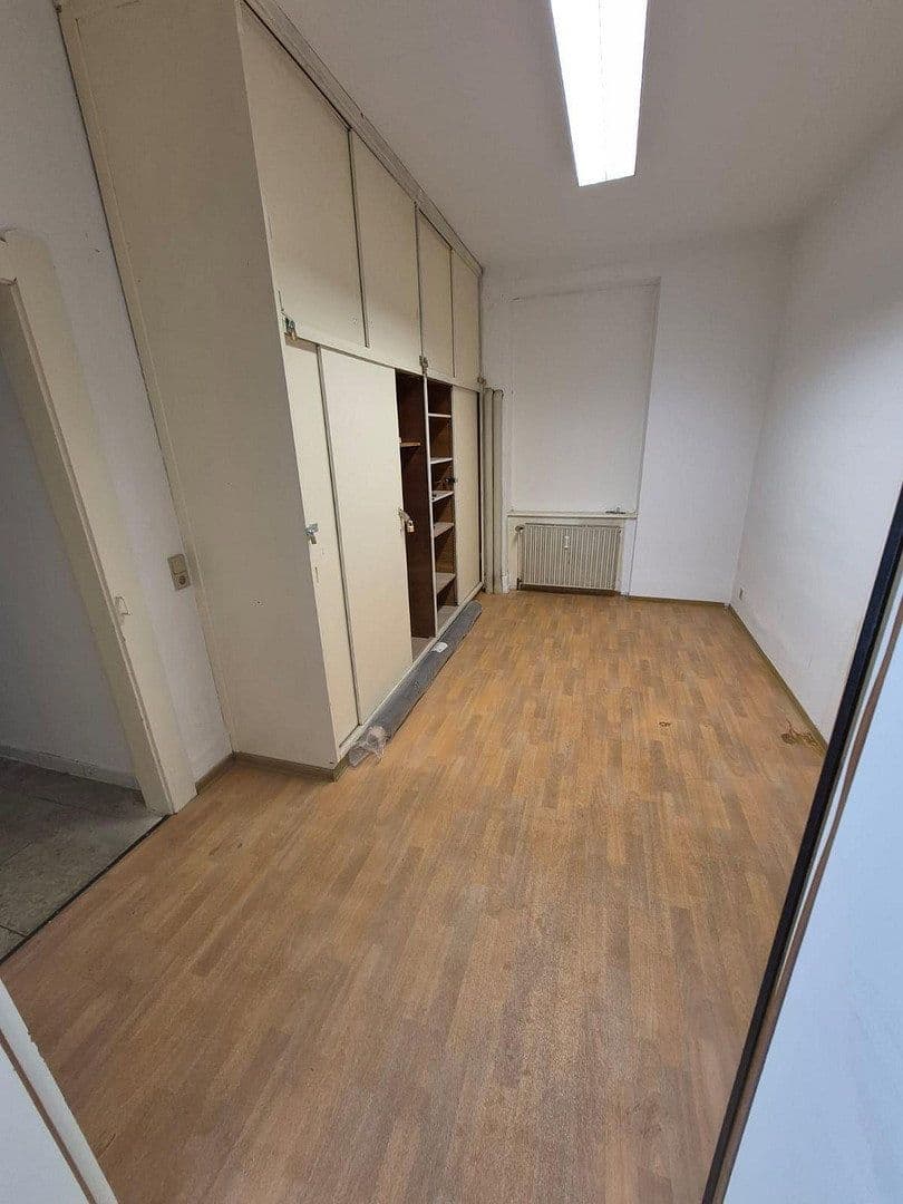 Pronájem kanceláře 60 m², Pforzheim, Bádensko-Württembersko Pronájem kanceláře 60 m², Pforzheim, Bádensko-Württembersko