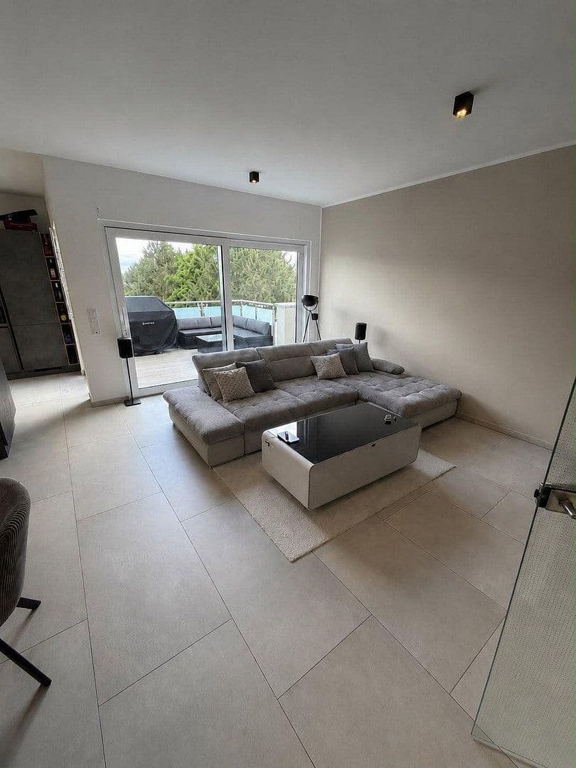 Prodej bytu 3+1 107 m², weiße Erde 4, Euskirchen, Severní Porýní-Vestfálsko Prodej bytu 3+1 107 m², weiße Erde 4, Euskirchen, Severní Porýní-Vestfálsko
