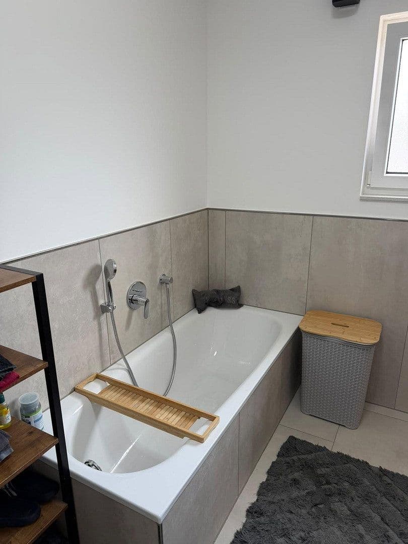 Prodej bytu 3+1 107 m², weiße Erde 4, Euskirchen, Severní Porýní-Vestfálsko Prodej bytu 3+1 107 m², weiße Erde 4, Euskirchen, Severní Porýní-Vestfálsko