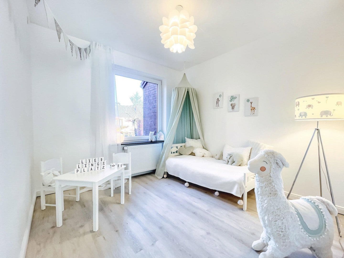 Prodej domu 150 m², pozemek 160 m², Bad Vilbel, Hessen Prodej domu 150 m², pozemek 160 m², Bad Vilbel, Hessen