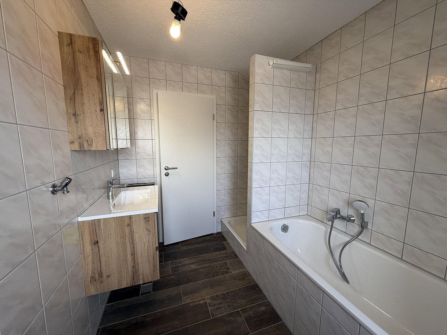 Pronájem bytu 3+1 104 m², Schillerstrasse 26, Emmingen-Liptingen, Bádensko-Württembersko Pronájem bytu 3+1 104 m², Schillerstrasse 26, Emmingen-Liptingen, Bádensko-Württembersko