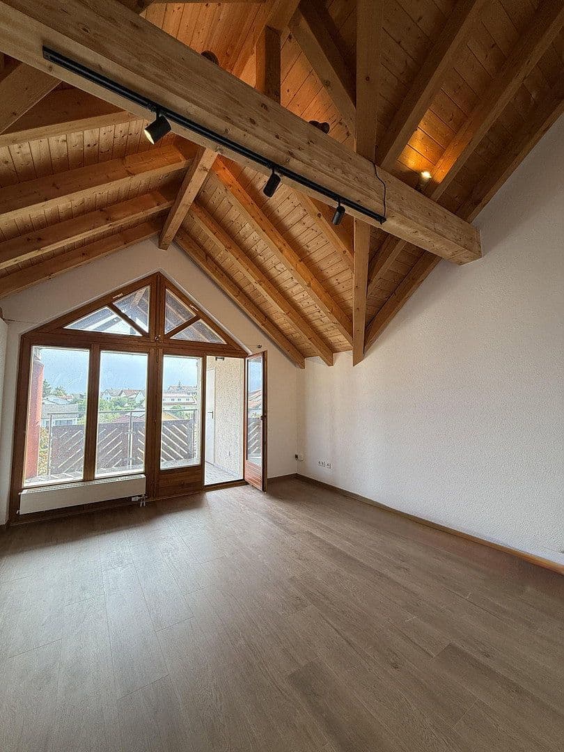 Pronájem bytu 3+1 104 m², Schillerstrasse 26, Emmingen-Liptingen, Bádensko-Württembersko Pronájem bytu 3+1 104 m², Schillerstrasse 26, Emmingen-Liptingen, Bádensko-Württembersko