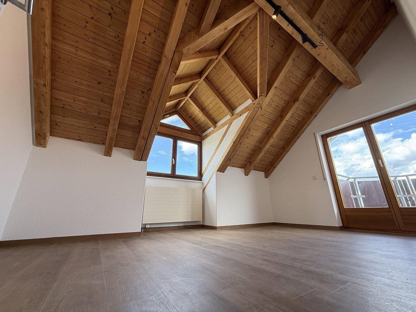 Pronájem bytu 3+1 104 m², Schillerstrasse 26, Emmingen-Liptingen, Bádensko-Württembersko Pronájem bytu 3+1 104 m², Schillerstrasse 26, Emmingen-Liptingen, Bádensko-Württembersko