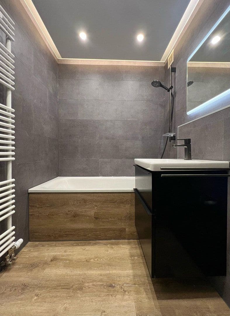 Prodej bytu 4+1 86 m², Kiefernweg 3, Freital, Sasko Prodej bytu 4+1 86 m², Kiefernweg 3, Freital, Sasko
