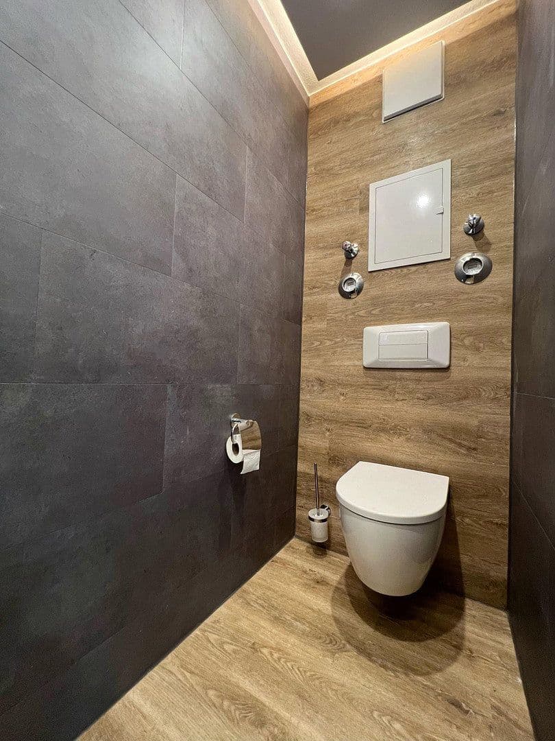 Prodej bytu 4+1 86 m², Kiefernweg 3, Freital, Sasko Prodej bytu 4+1 86 m², Kiefernweg 3, Freital, Sasko