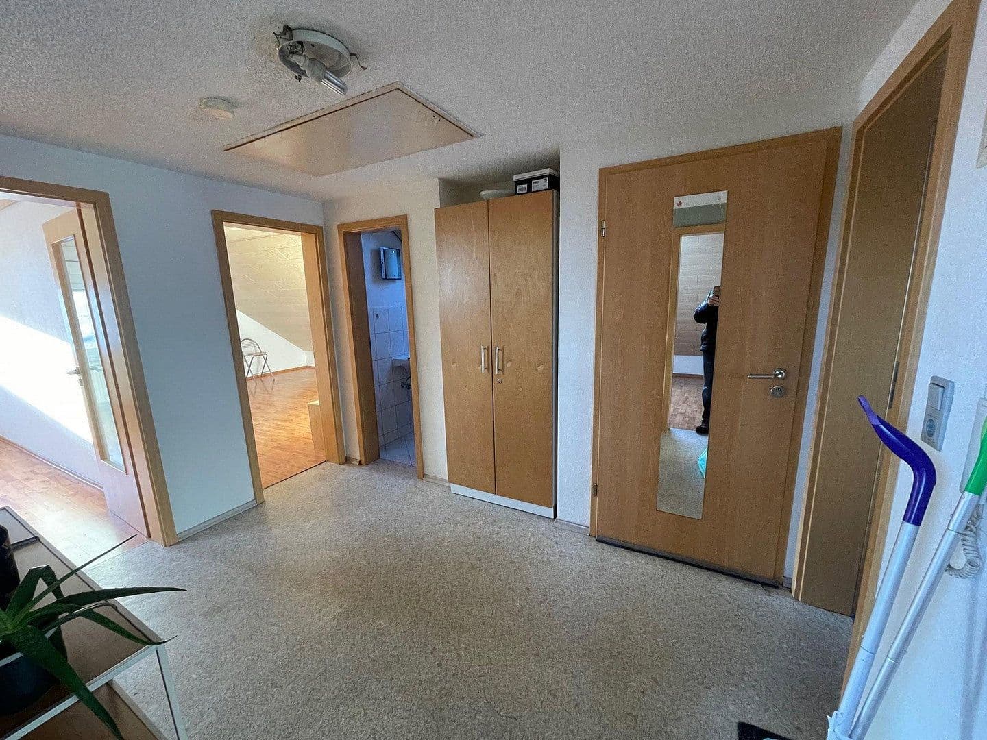 Prodej domu 220 m², pozemek 418 m², Gewerbestraße 22, Villingen-Schwenningen, Bádensko-Württembersko Prodej domu 220 m², pozemek 418 m², Gewerbestraße 22, Villingen-Schwenningen, Bádensko-Württembersko