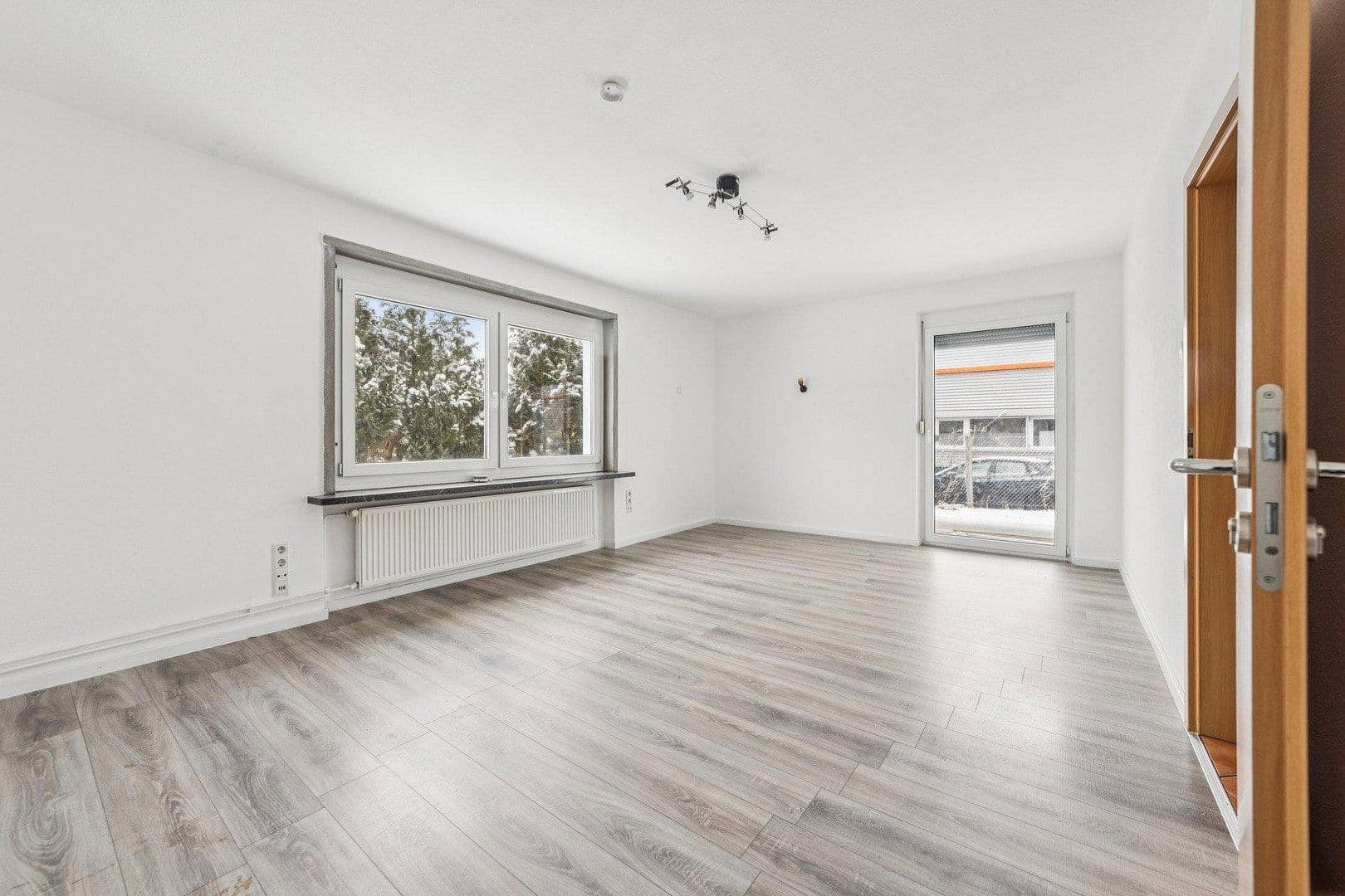 Prodej domu 220 m², pozemek 418 m², Gewerbestraße 22, Villingen-Schwenningen, Bádensko-Württembersko Prodej domu 220 m², pozemek 418 m², Gewerbestraße 22, Villingen-Schwenningen, Bádensko-Württembersko