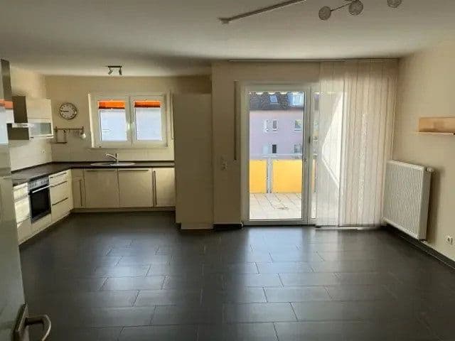 Pronájem bytu 3+1 77 m², Mannheim, Bádensko-Württembersko Pronájem bytu 3+1 77 m², Mannheim, Bádensko-Württembersko