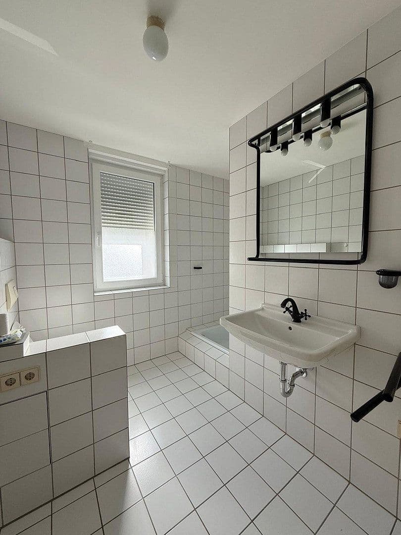Pronájem bytu 2+1 66 m², Mendelssohnstr. 102, Koblenz, Porýní-Falc Pronájem bytu 2+1 66 m², Mendelssohnstr. 102, Koblenz, Porýní-Falc