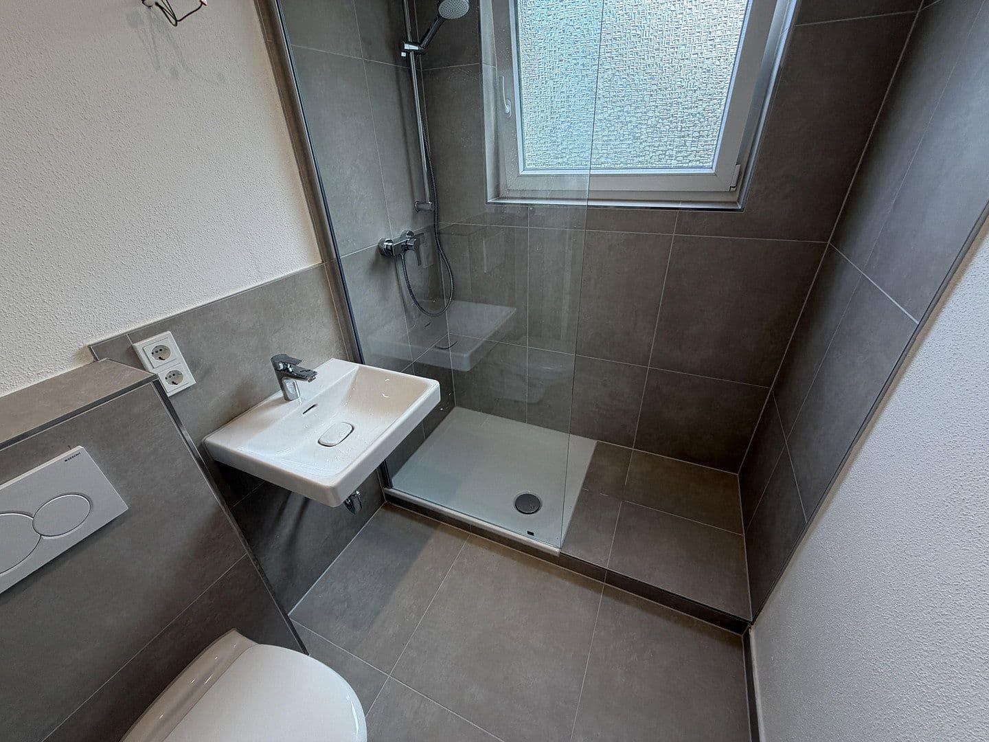 Pronájem bytu 4+1 70 m², Schiefersteinstraße 20, Wiesbaden, Hessen Pronájem bytu 4+1 70 m², Schiefersteinstraße 20, Wiesbaden, Hessen