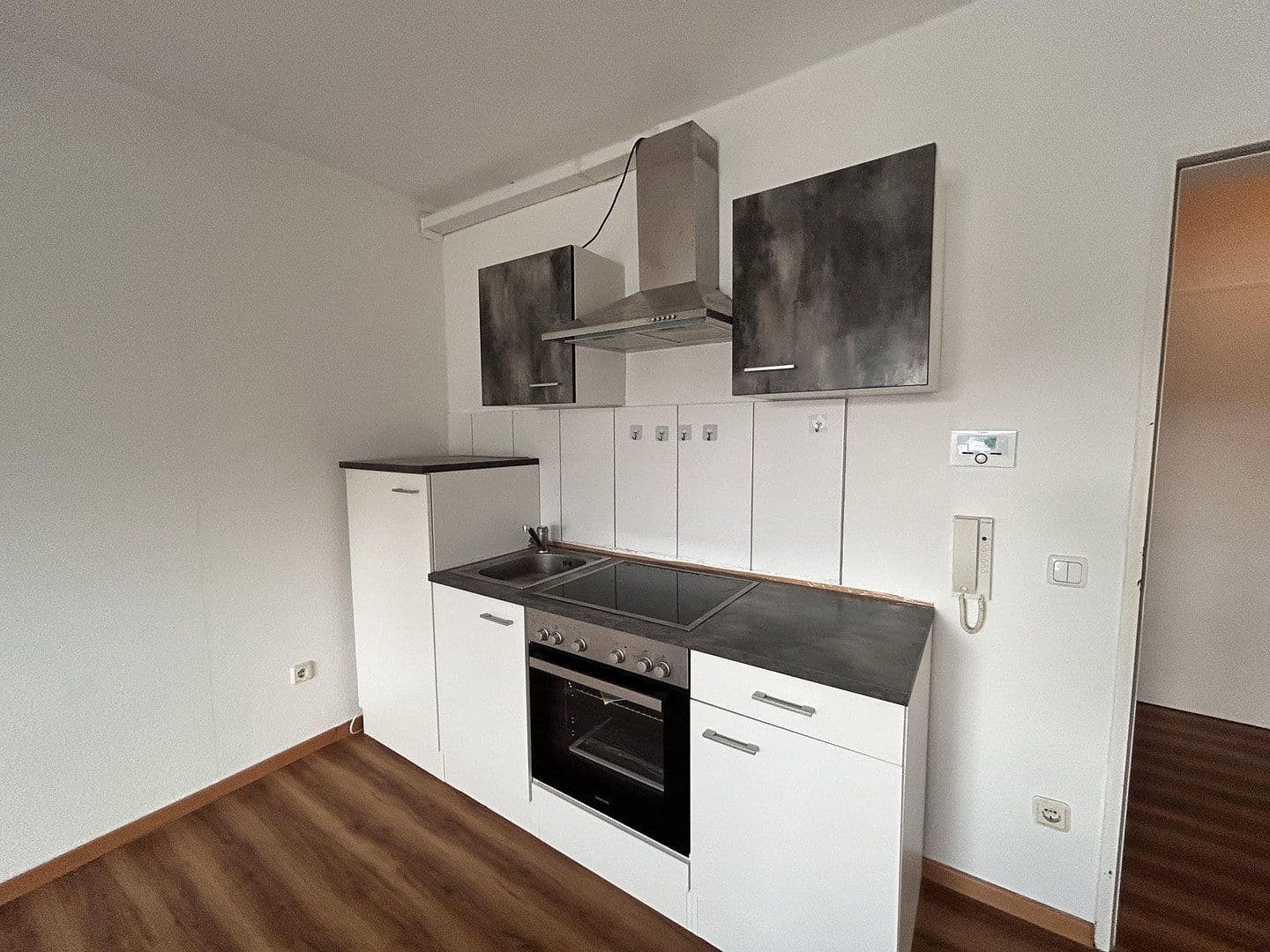 Pronájem bytu 1+1 30 m², Mellerstraße 52, Osnabrück, Dolní Sasko Pronájem bytu 1+1 30 m², Mellerstraße 52, Osnabrück, Dolní Sasko