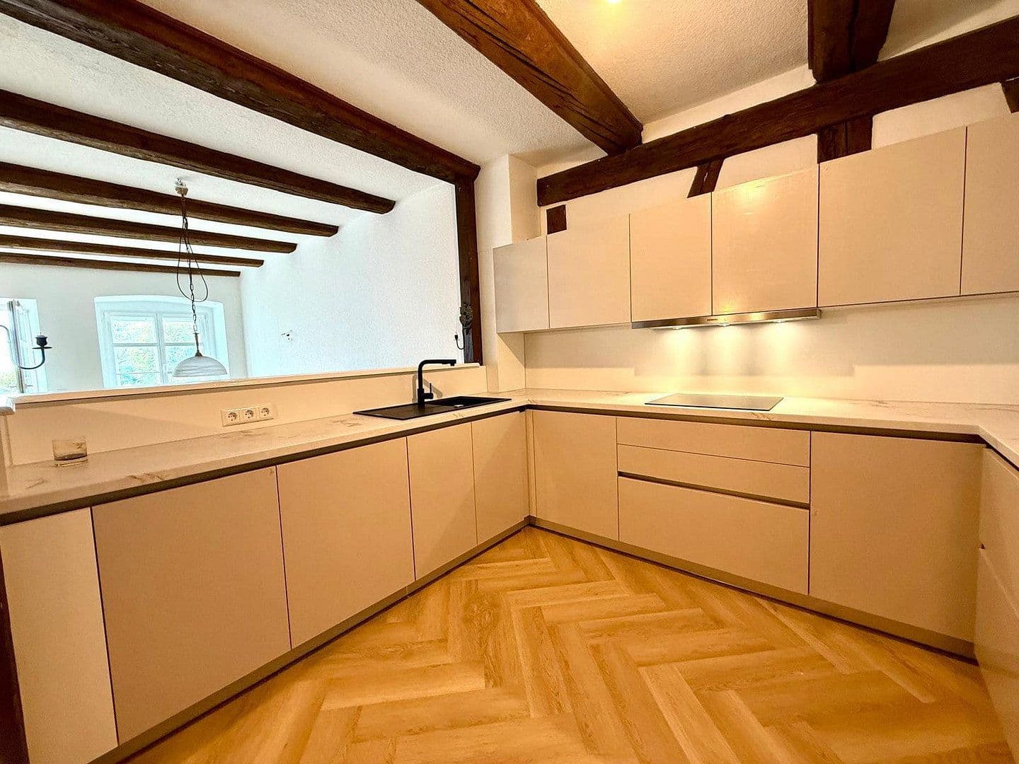 Pronájem bytu 4+1 155 m², Winzergasse 22, Meersburg, Bádensko-Württembersko Pronájem bytu 4+1 155 m², Winzergasse 22, Meersburg, Bádensko-Württembersko