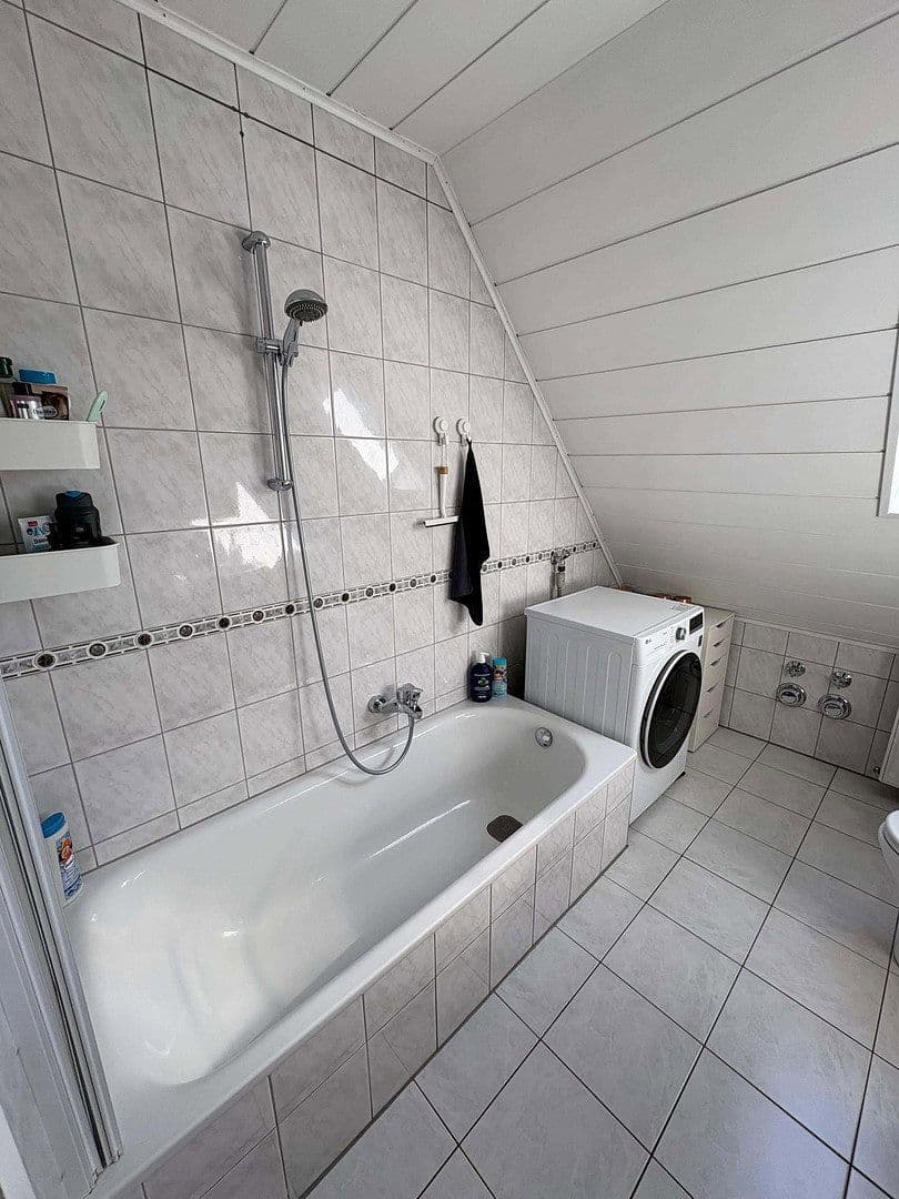 Pronájem bytu 3+1 60 m², Lampertheim, Hessen Pronájem bytu 3+1 60 m², Lampertheim, Hessen