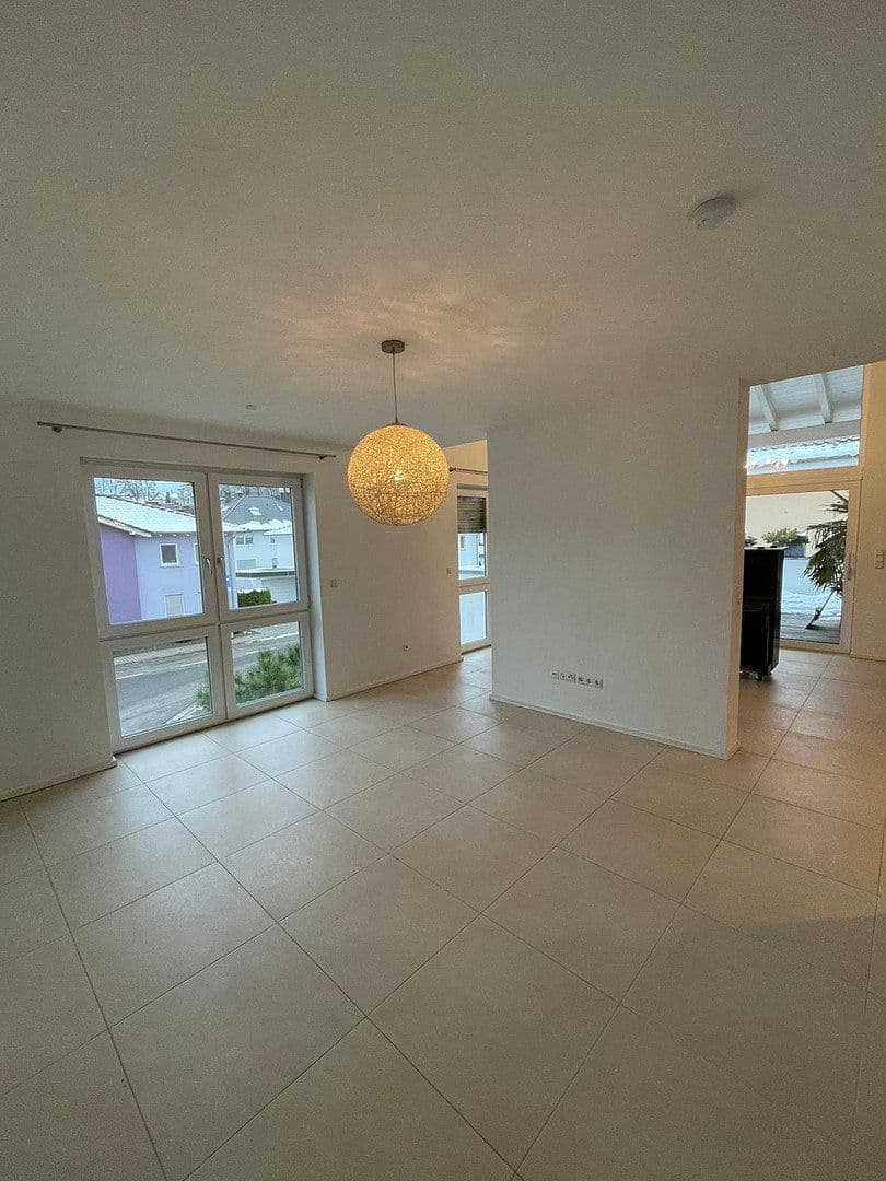 Pronájem domu 295 m², pozemek 600 m², Weilerbach, Porýní-Falc Pronájem domu 295 m², pozemek 600 m², Weilerbach, Porýní-Falc