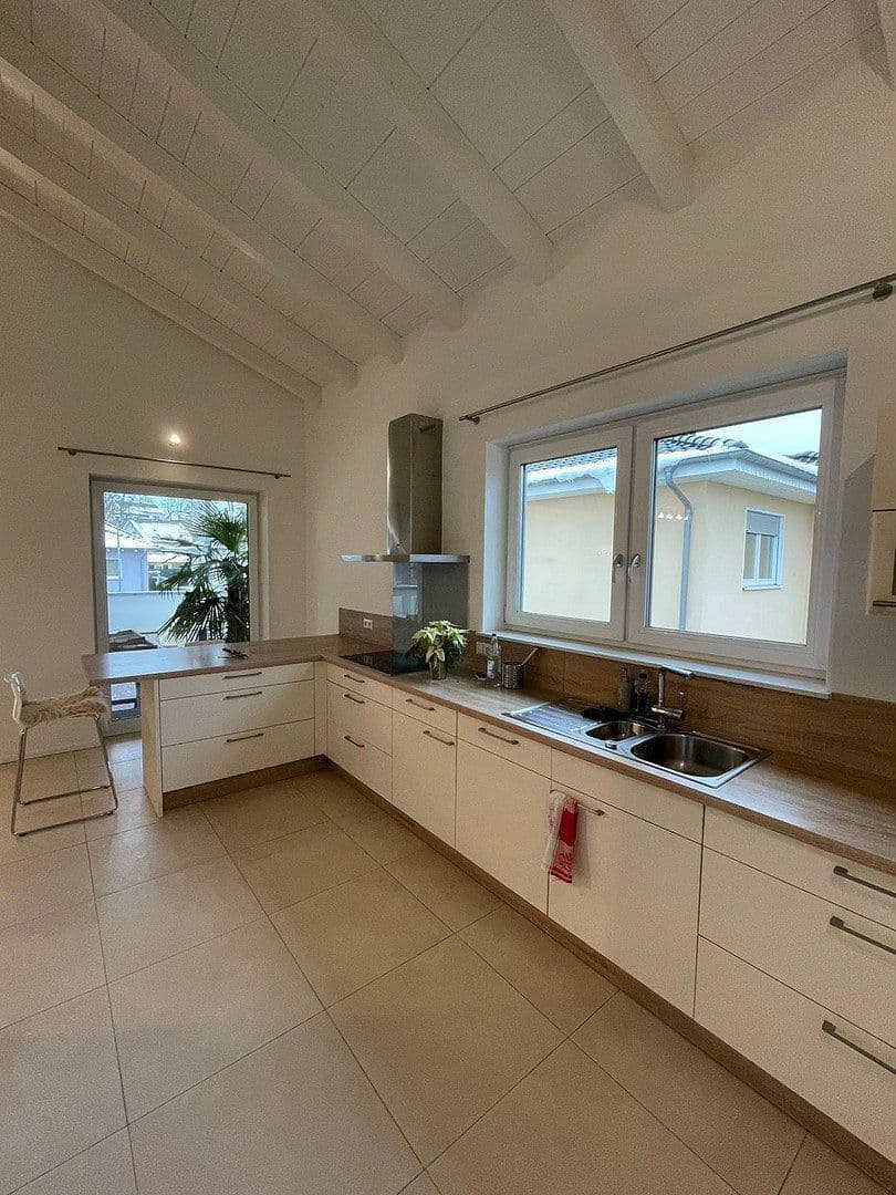 Pronájem domu 295 m², pozemek 600 m², Weilerbach, Porýní-Falc Pronájem domu 295 m², pozemek 600 m², Weilerbach, Porýní-Falc