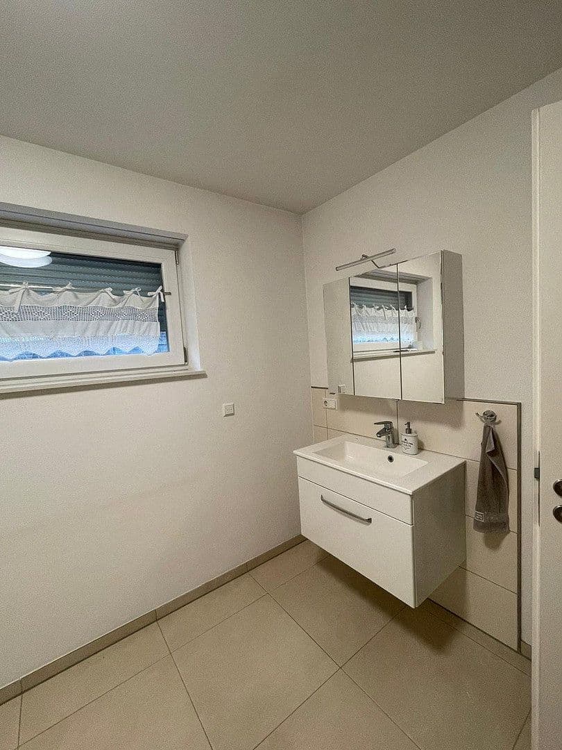 Pronájem domu 295 m², pozemek 600 m², Weilerbach, Porýní-Falc Pronájem domu 295 m², pozemek 600 m², Weilerbach, Porýní-Falc