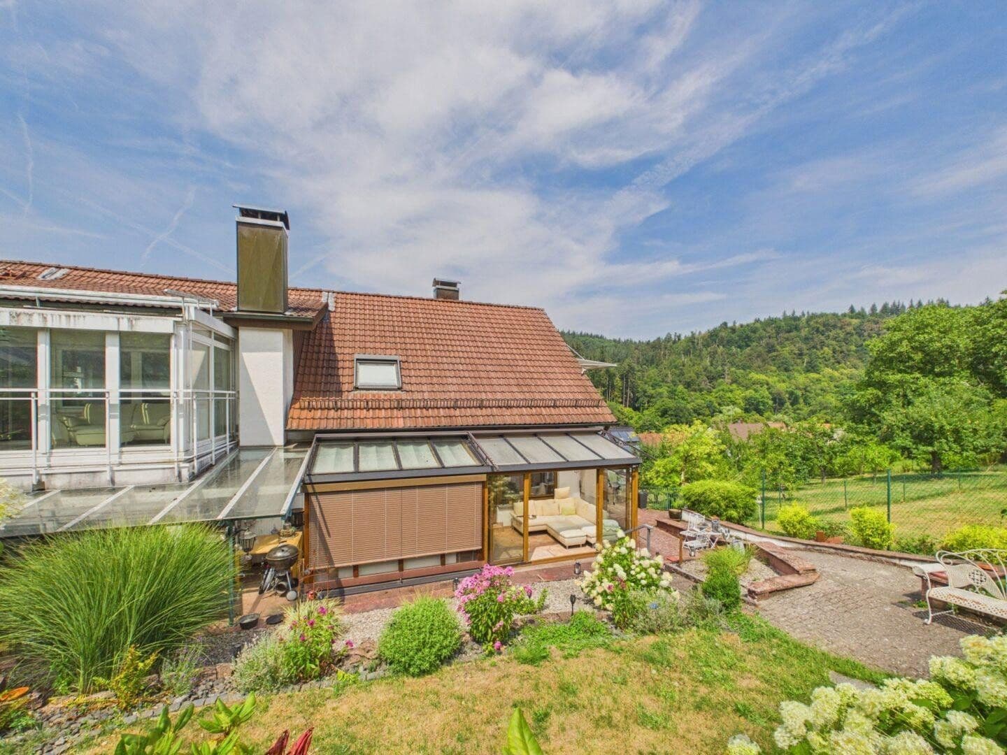 Prodej domu 286 m², pozemek 1.221 m², Pforzheim, Bádensko-Württembersko Prodej domu 286 m², pozemek 1.221 m², Pforzheim, Bádensko-Württembersko