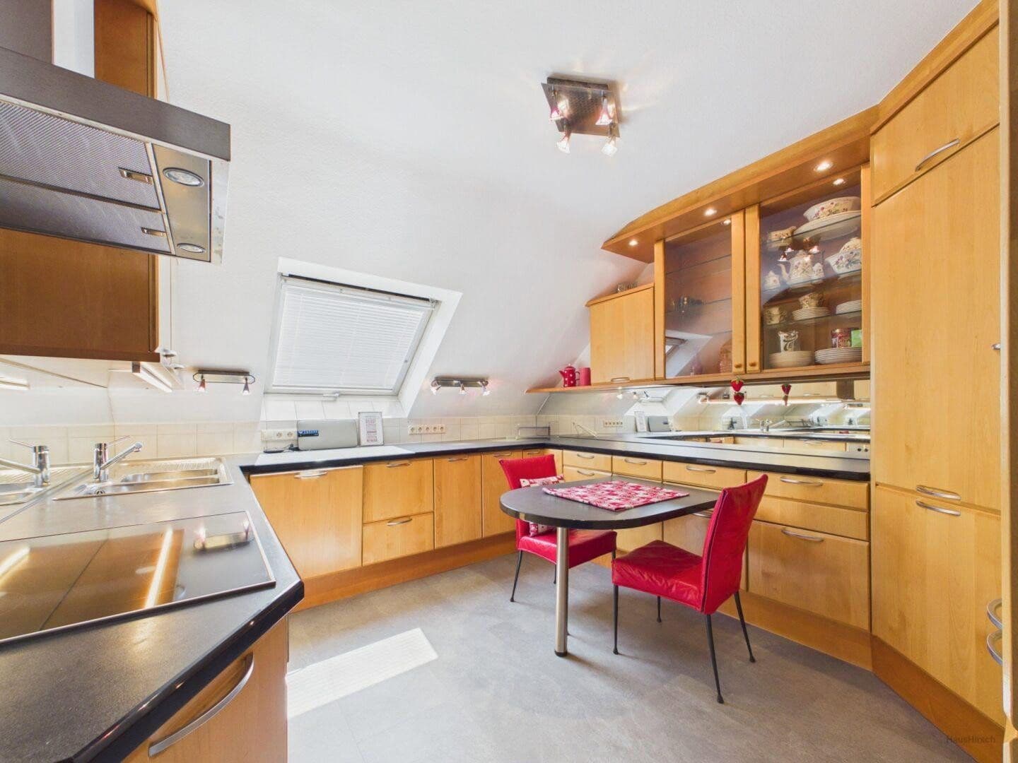 Prodej domu 286 m², pozemek 1.221 m², Pforzheim, Bádensko-Württembersko Prodej domu 286 m², pozemek 1.221 m², Pforzheim, Bádensko-Württembersko