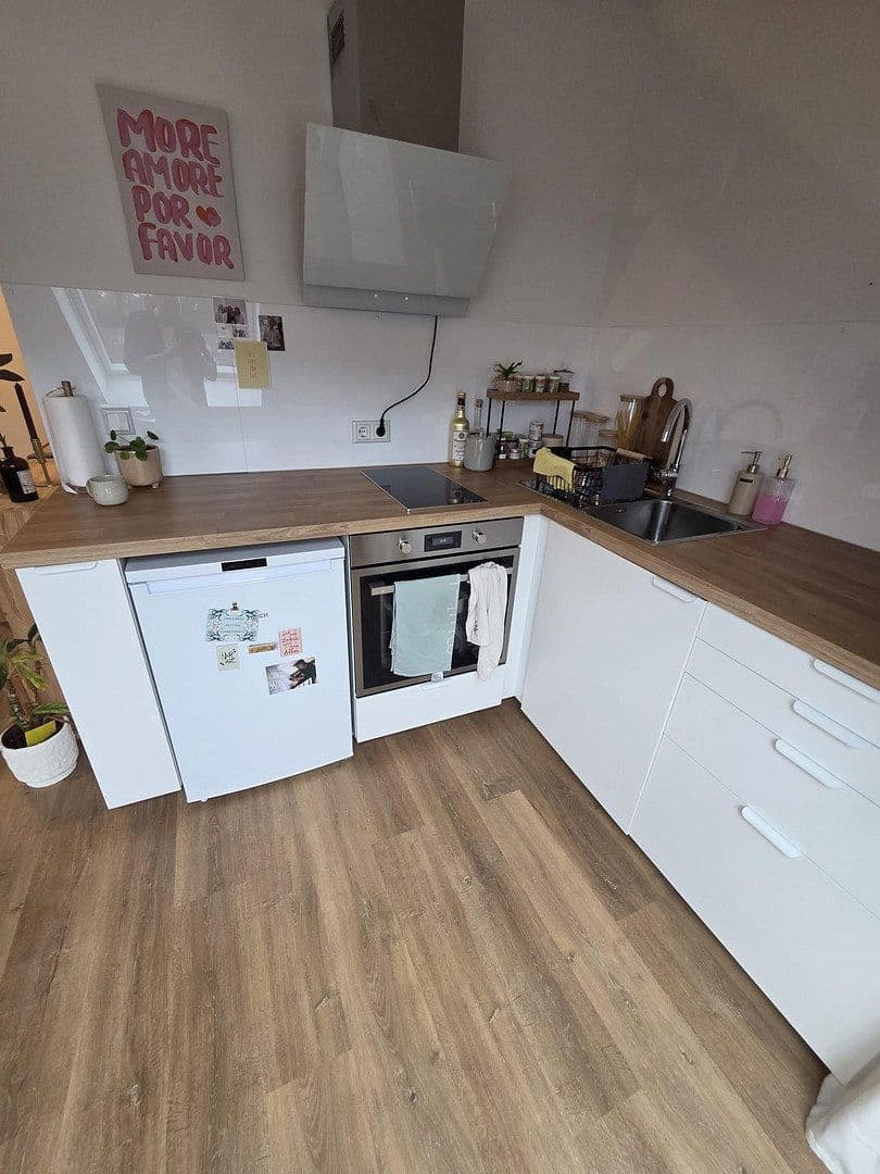 Pronájem bytu 1+1 38 m², Auf'm Großenfeld 19, Düsseldorf, Severní Porýní-Vestfálsko Pronájem bytu 1+1 38 m², Auf'm Großenfeld 19, Düsseldorf, Severní Porýní-Vestfálsko