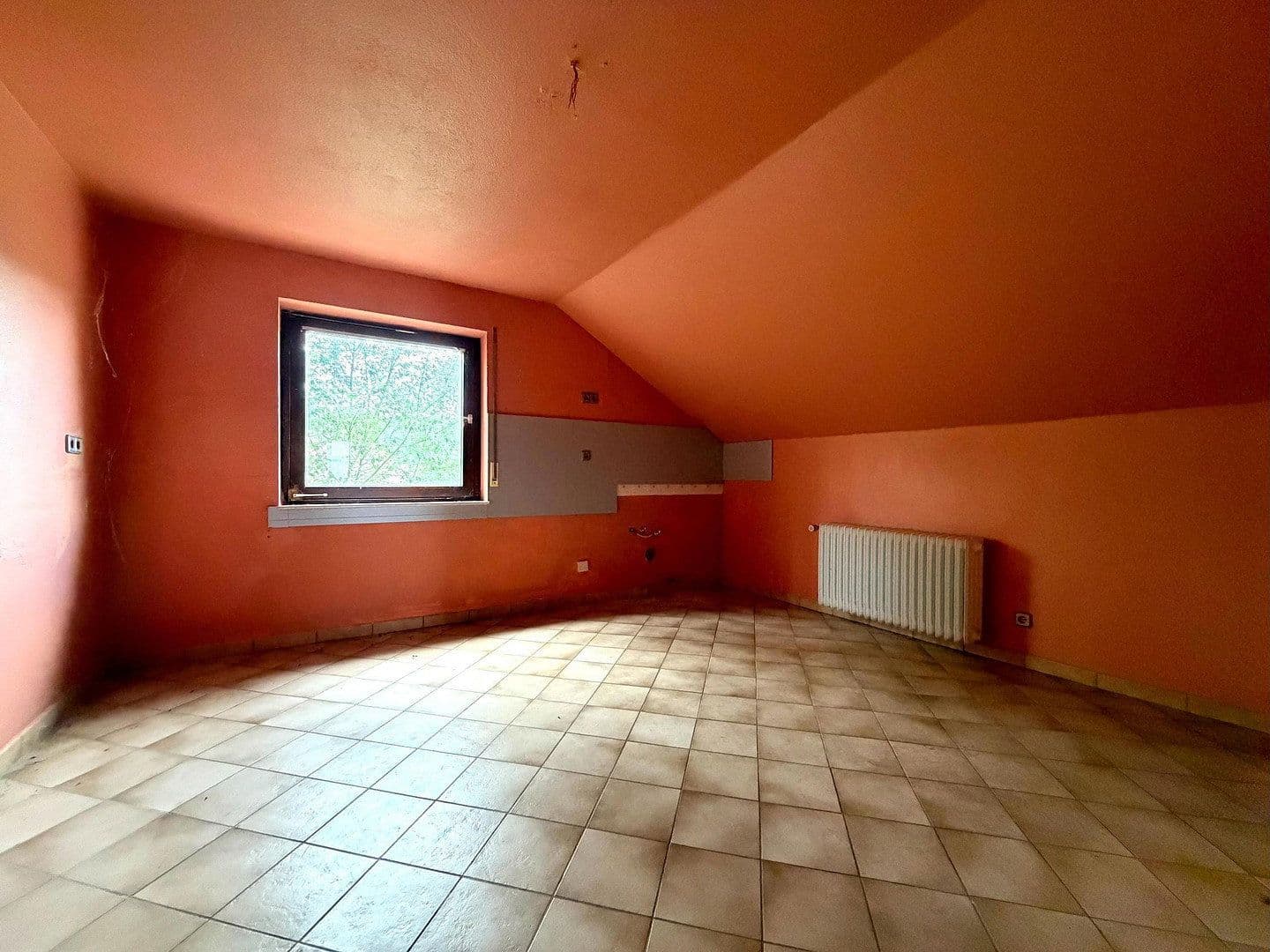 Prodej domu 225 m², pozemek 1.001 m², Schultheiß-Jäckle-Straße 19, Loßburg, Bádensko-Württembersko Prodej domu 225 m², pozemek 1.001 m², Schultheiß-Jäckle-Straße 19, Loßburg, Bádensko-Württembersko
