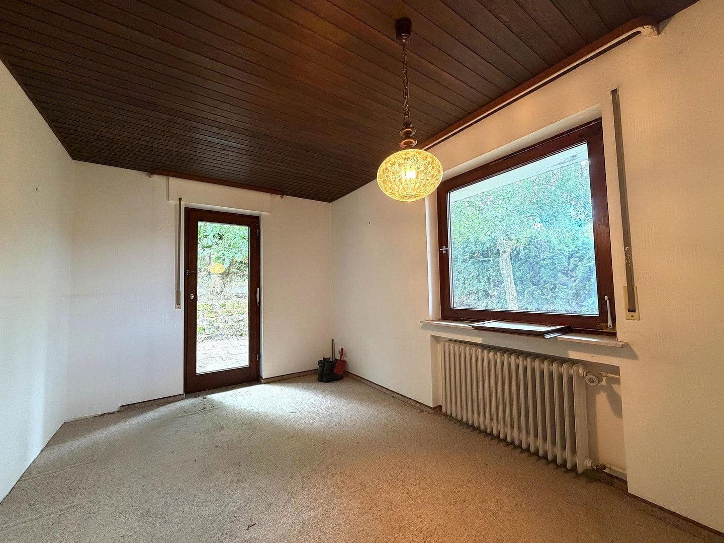 Prodej domu 225 m², pozemek 1.001 m², Schultheiß-Jäckle-Straße 19, Loßburg, Bádensko-Württembersko Prodej domu 225 m², pozemek 1.001 m², Schultheiß-Jäckle-Straße 19, Loßburg, Bádensko-Württembersko