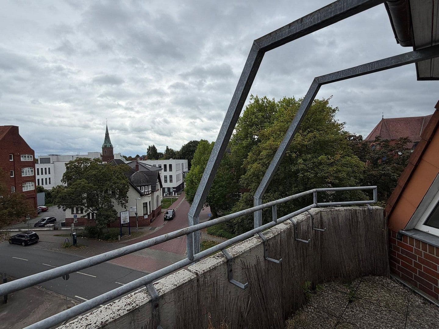 Prodej bytu 2+1 56 m², Louisenstr. 1, Delmenhorst, Dolní Sasko Prodej bytu 2+1 56 m², Louisenstr. 1, Delmenhorst, Dolní Sasko