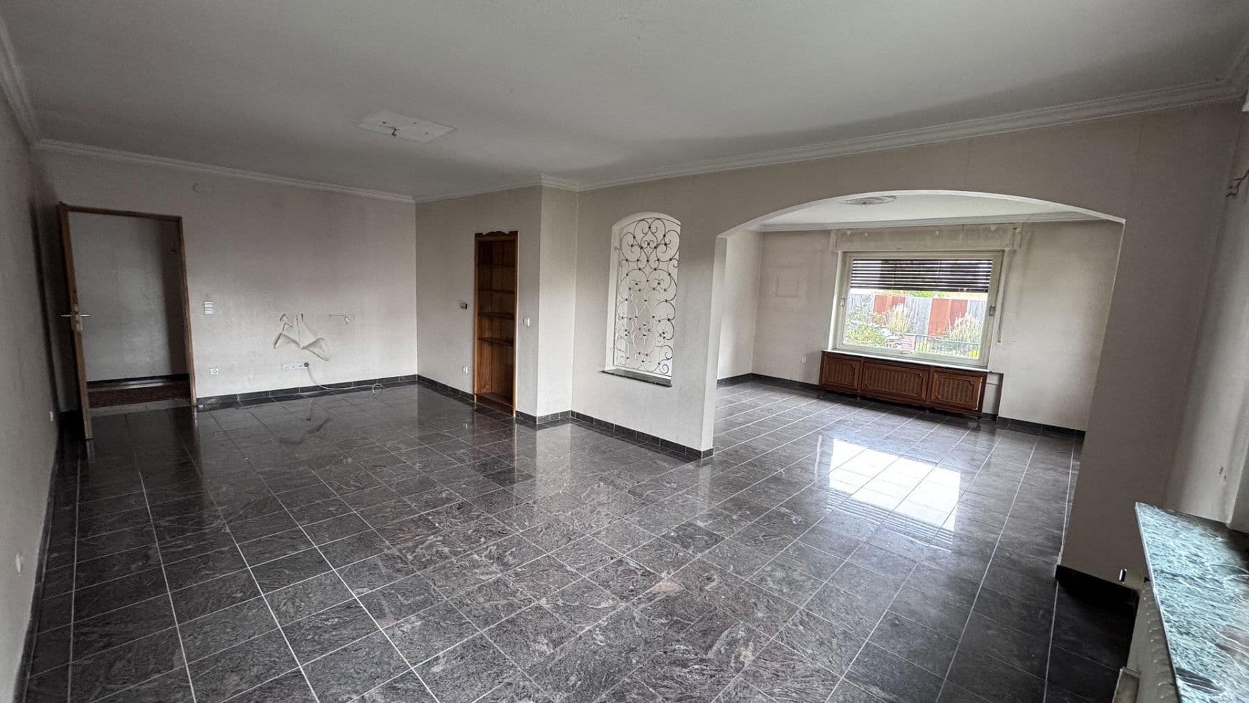 Prodej domu 170 m², pozemek 558 m², Odenwaldstraße 53, Rödermark, Hessen Prodej domu 170 m², pozemek 558 m², Odenwaldstraße 53, Rödermark, Hessen