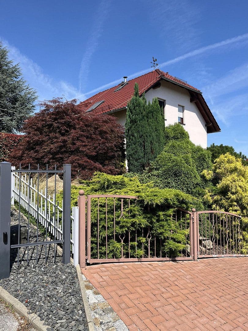 Prodej domu 140 m², pozemek 800 m², Luturmstraße 37, Heidenau, Sasko Prodej domu 140 m², pozemek 800 m², Luturmstraße 37, Heidenau, Sasko