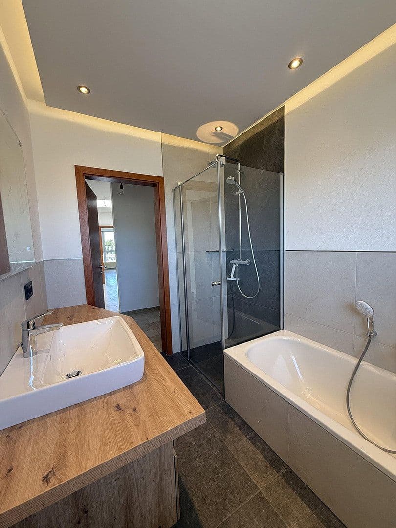 Pronájem kanceláře 106 m², Neusalza-Spremberg, Sasko Pronájem kanceláře 106 m², Neusalza-Spremberg, Sasko