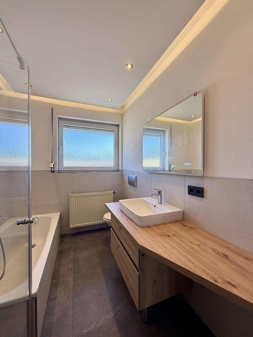 Pronájem kanceláře 106 m², Neusalza-Spremberg, Sasko Pronájem kanceláře 106 m², Neusalza-Spremberg, Sasko