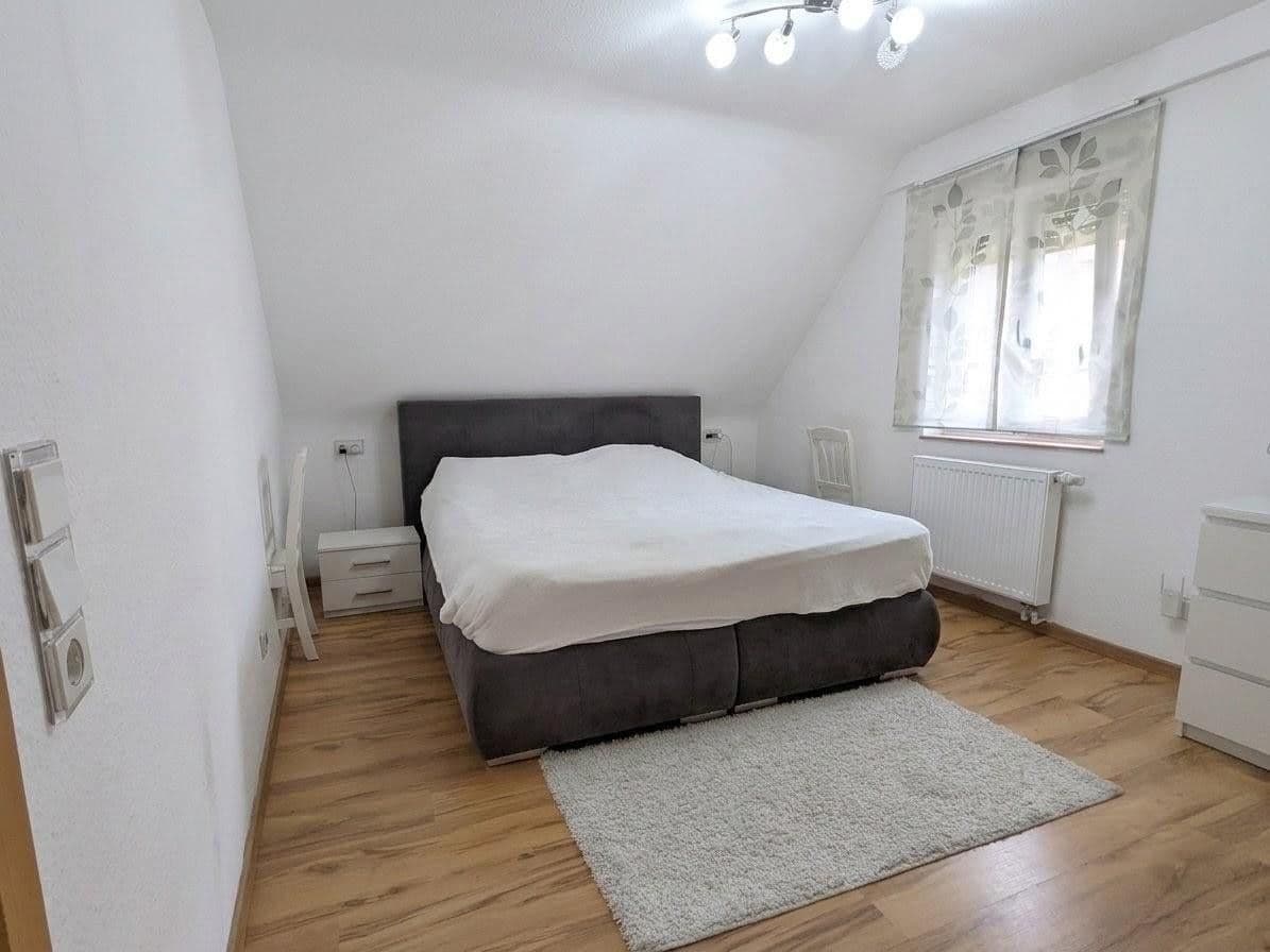 Prodej domu 131 m², pozemek 161 m², Mundelsheim, Bádensko-Württembersko Prodej domu 131 m², pozemek 161 m², Mundelsheim, Bádensko-Württembersko
