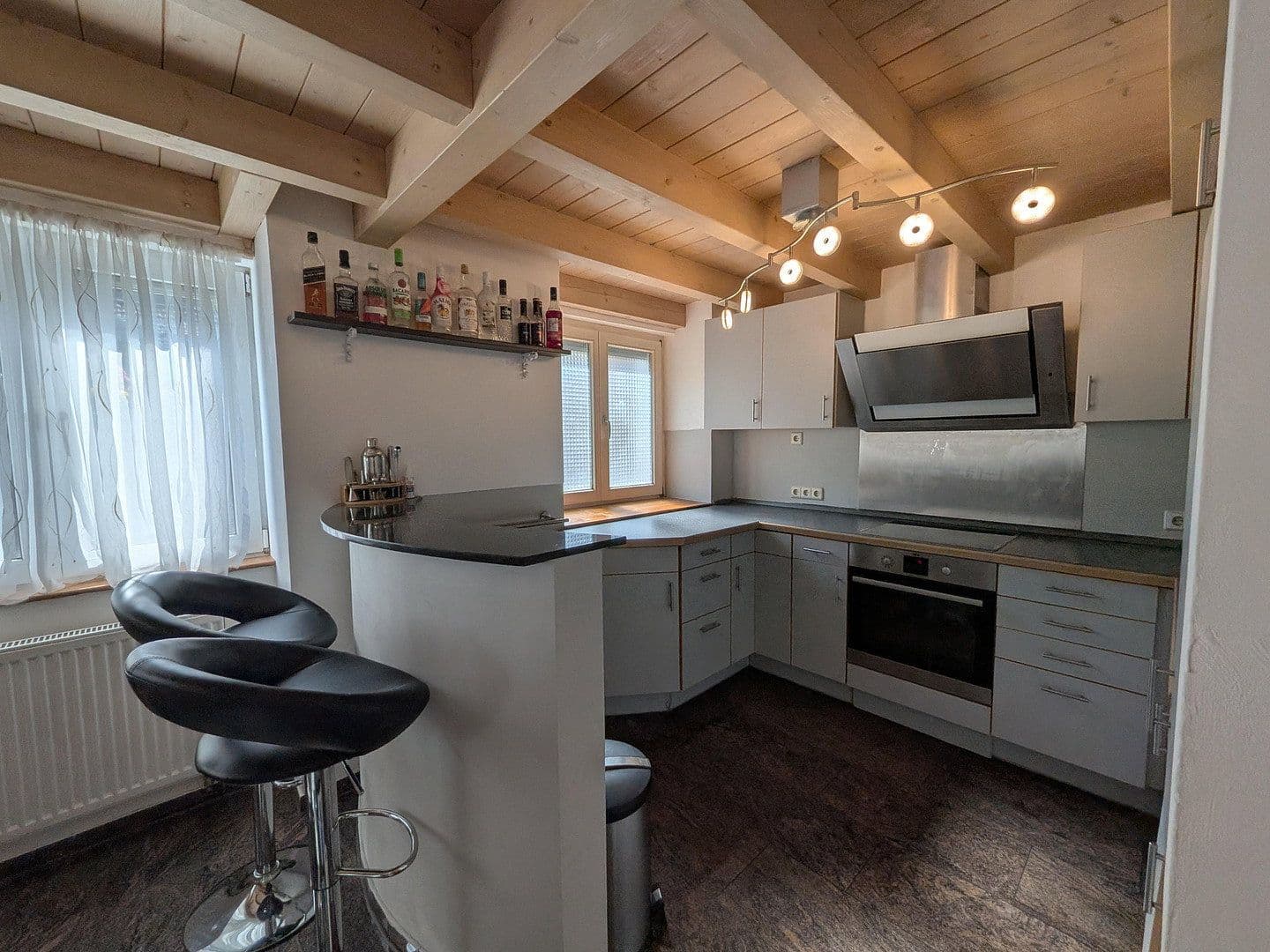 Prodej domu 131 m², pozemek 161 m², Mundelsheim, Bádensko-Württembersko Prodej domu 131 m², pozemek 161 m², Mundelsheim, Bádensko-Württembersko