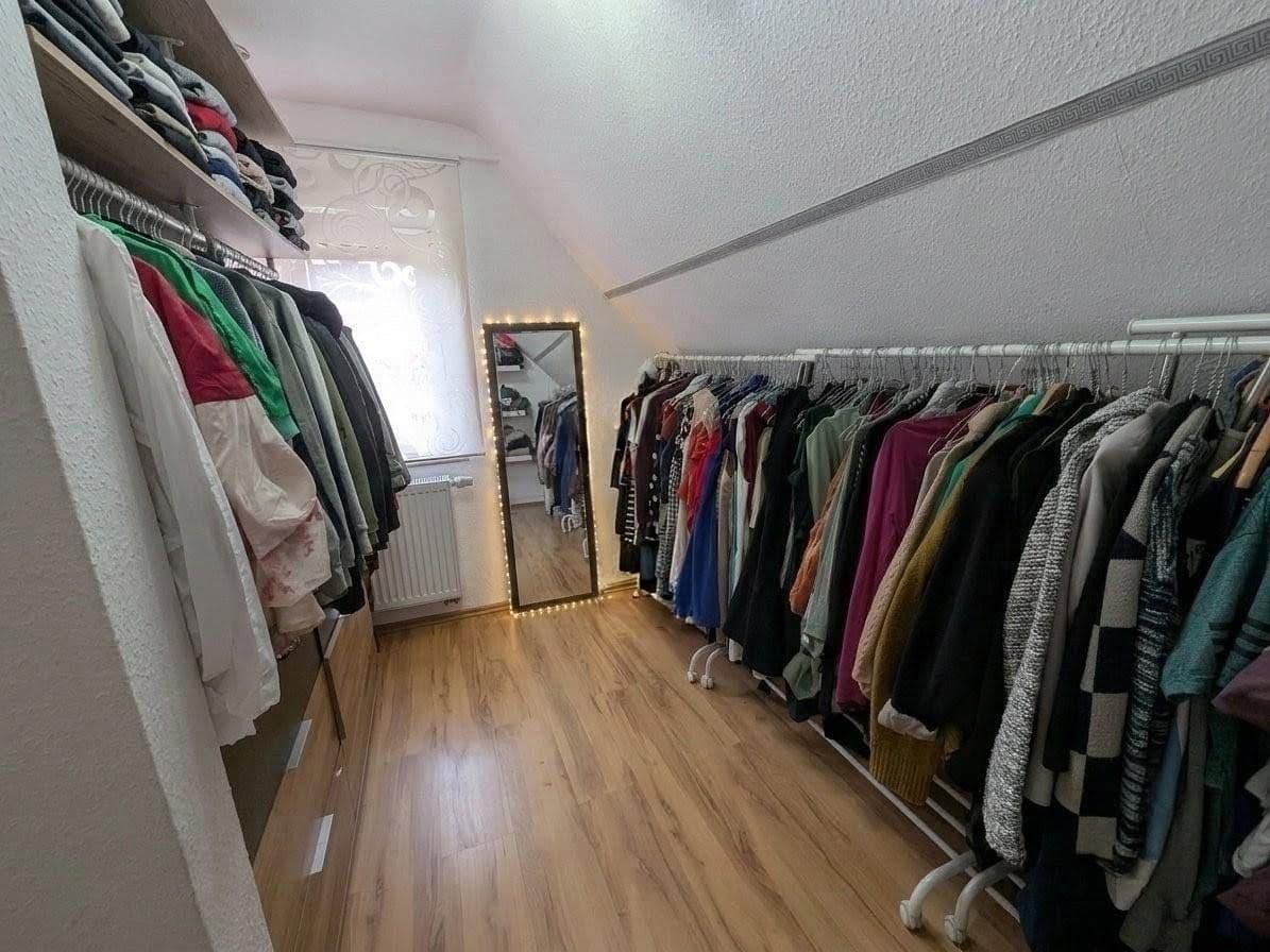 Prodej domu 131 m², pozemek 161 m², Mundelsheim, Bádensko-Württembersko Prodej domu 131 m², pozemek 161 m², Mundelsheim, Bádensko-Württembersko