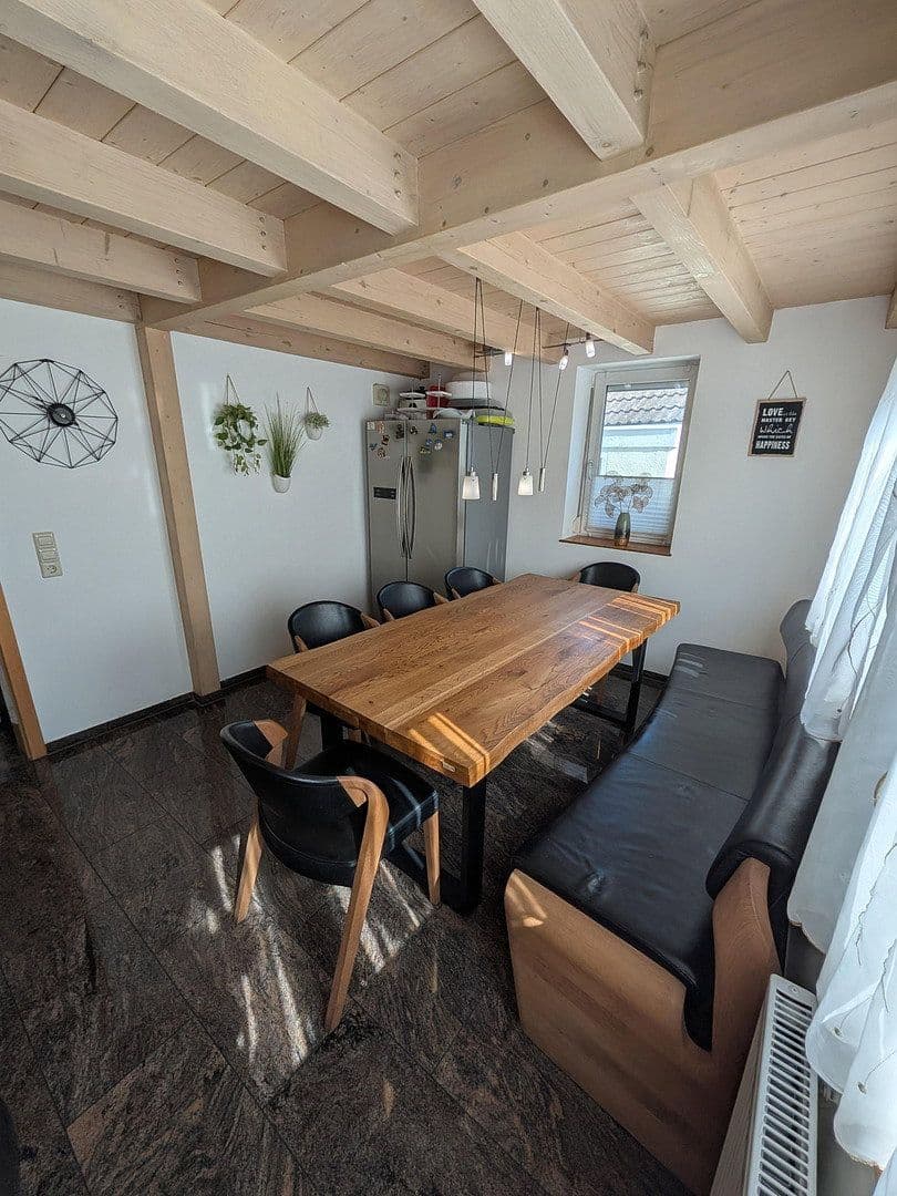 Prodej domu 131 m², pozemek 161 m², Mundelsheim, Bádensko-Württembersko Prodej domu 131 m², pozemek 161 m², Mundelsheim, Bádensko-Württembersko