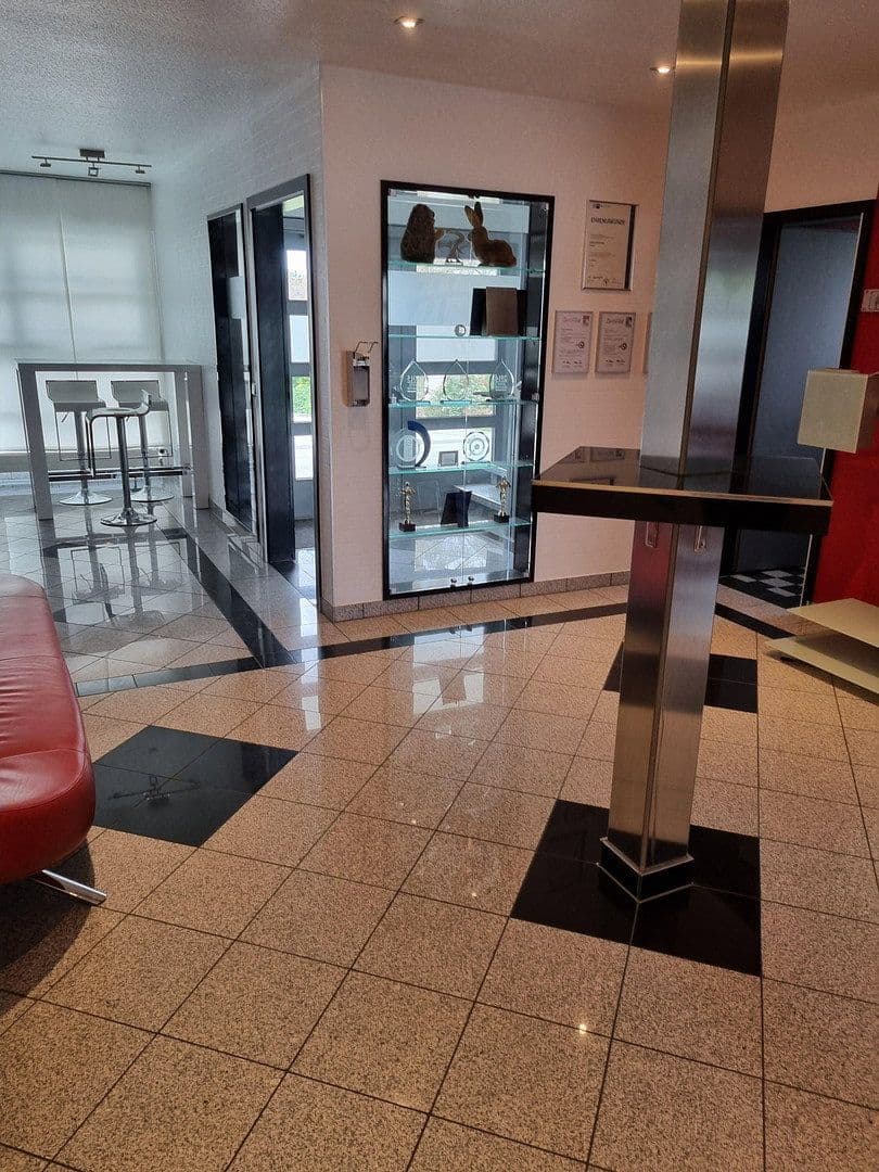 Pronájem kanceláře 206 m², Altdorf, Bádensko-Württembersko Pronájem kanceláře 206 m², Altdorf, Bádensko-Württembersko