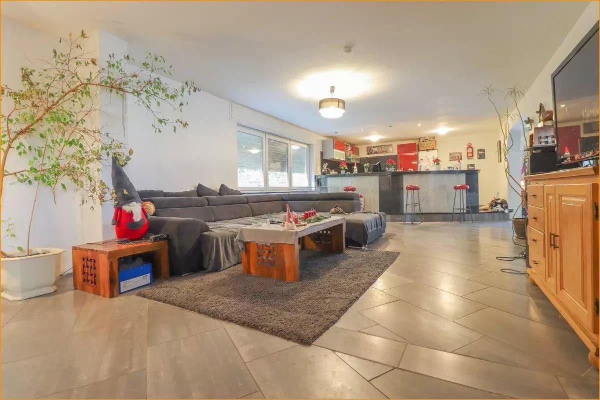 Prodej domu 467 m², pozemek 1.113 m², Zum Backofen.2, Stolberg, Severní Porýní-Vestfálsko Prodej domu 467 m², pozemek 1.113 m², Zum Backofen.2, Stolberg, Severní Porýní-Vestfálsko