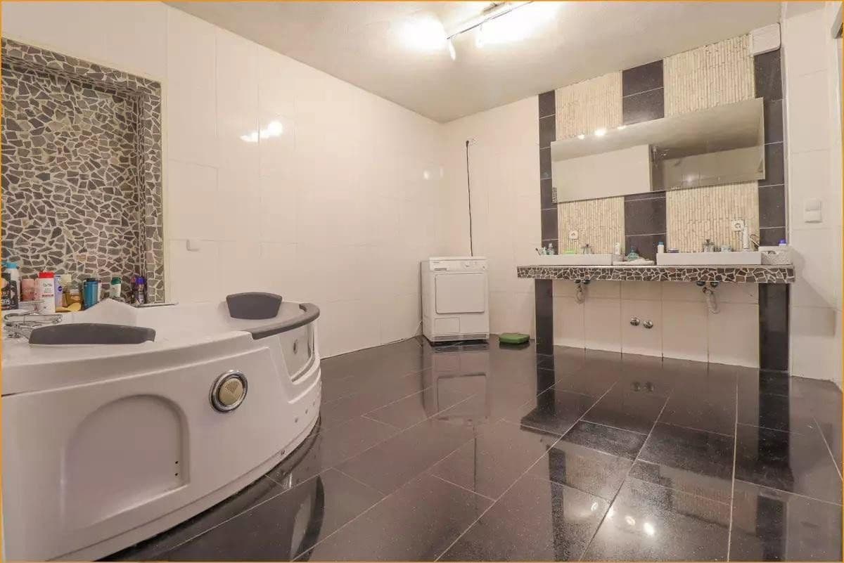 Prodej domu 467 m², pozemek 1.113 m², Zum Backofen.2, Stolberg, Severní Porýní-Vestfálsko Prodej domu 467 m², pozemek 1.113 m², Zum Backofen.2, Stolberg, Severní Porýní-Vestfálsko