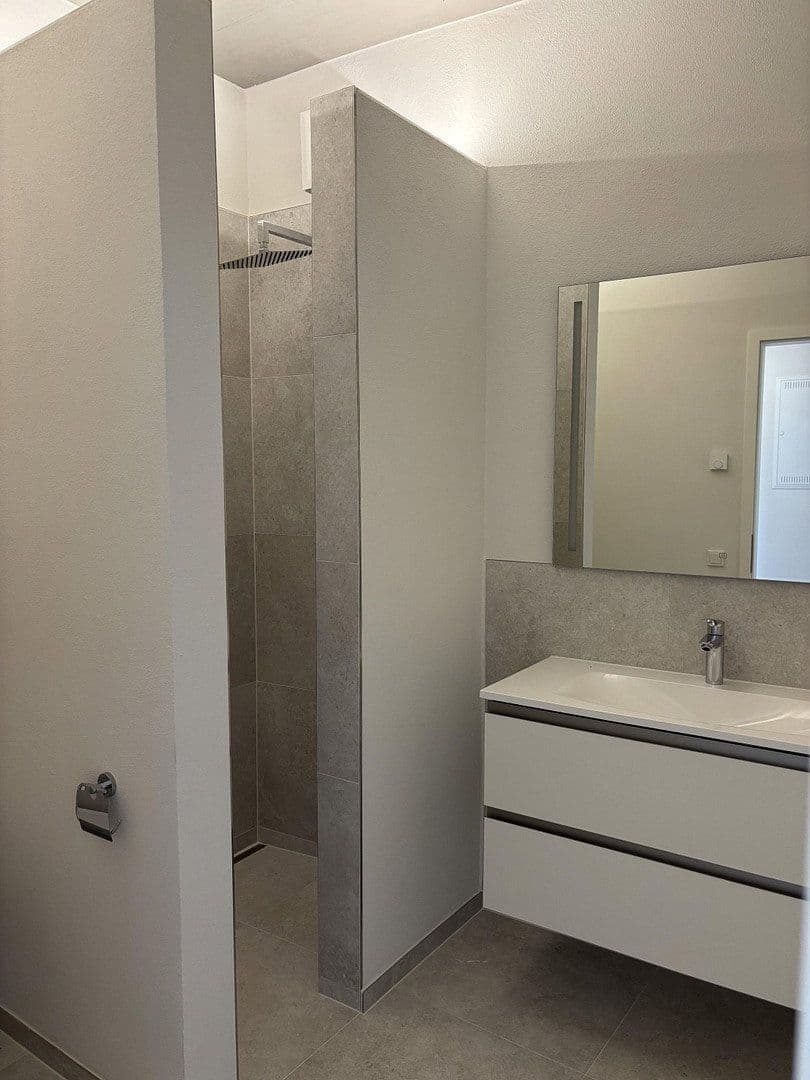 Pronájem bytu 2+1 82 m², Moselstraße 6, Osann-Monzel, Porýní-Falc Pronájem bytu 2+1 82 m², Moselstraße 6, Osann-Monzel, Porýní-Falc