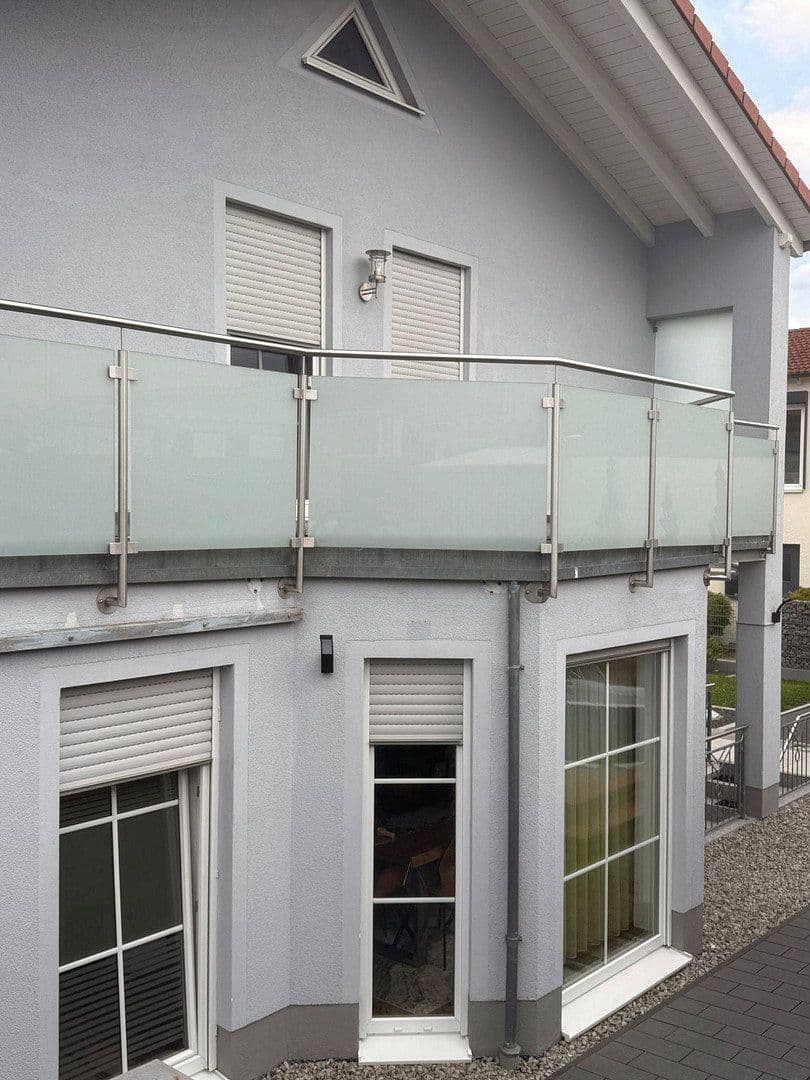 Prodej domu 200 m², pozemek 375 m², Brunnweg 12, Obertraubling, Bavorsko Prodej domu 200 m², pozemek 375 m², Brunnweg 12, Obertraubling, Bavorsko