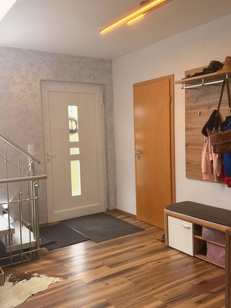 Prodej domu 200 m², pozemek 375 m², Brunnweg 12, Obertraubling, Bavorsko Prodej domu 200 m², pozemek 375 m², Brunnweg 12, Obertraubling, Bavorsko