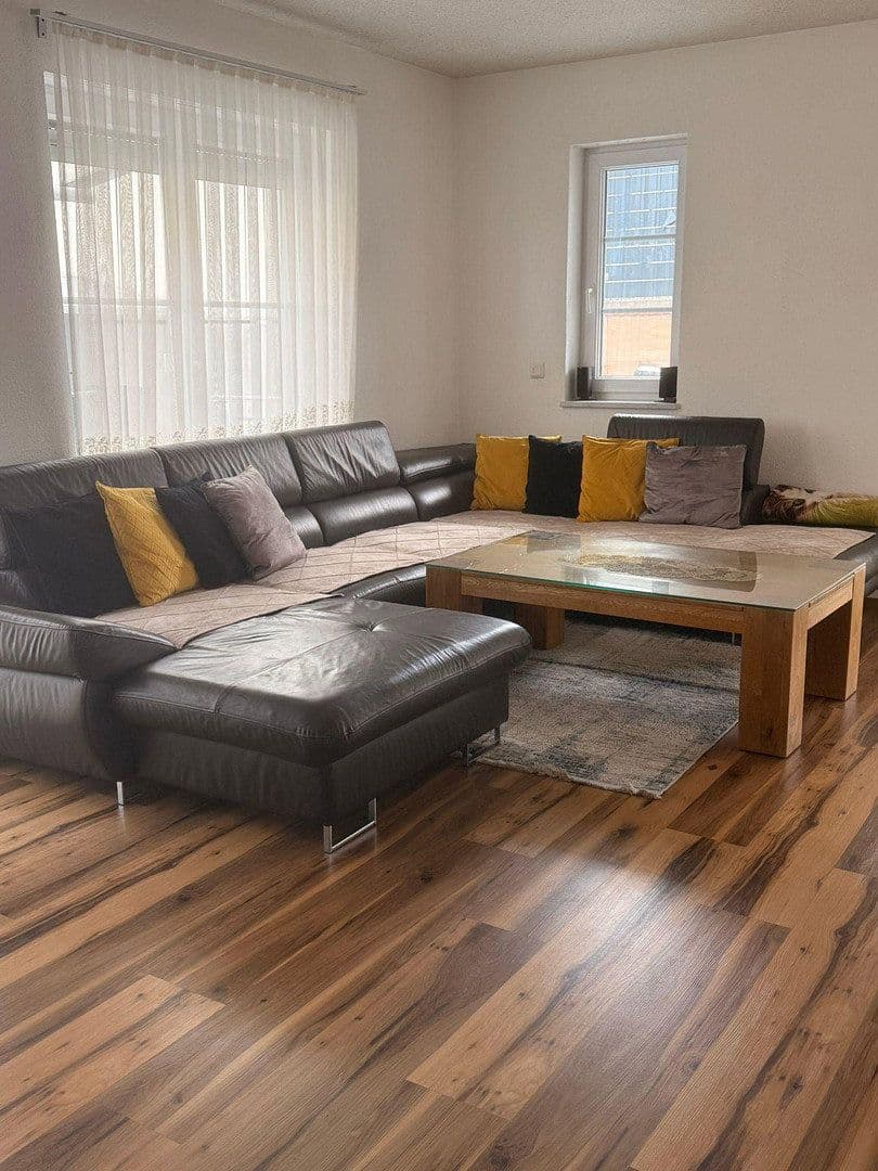 Prodej domu 200 m², pozemek 375 m², Brunnweg 12, Obertraubling, Bavorsko Prodej domu 200 m², pozemek 375 m², Brunnweg 12, Obertraubling, Bavorsko