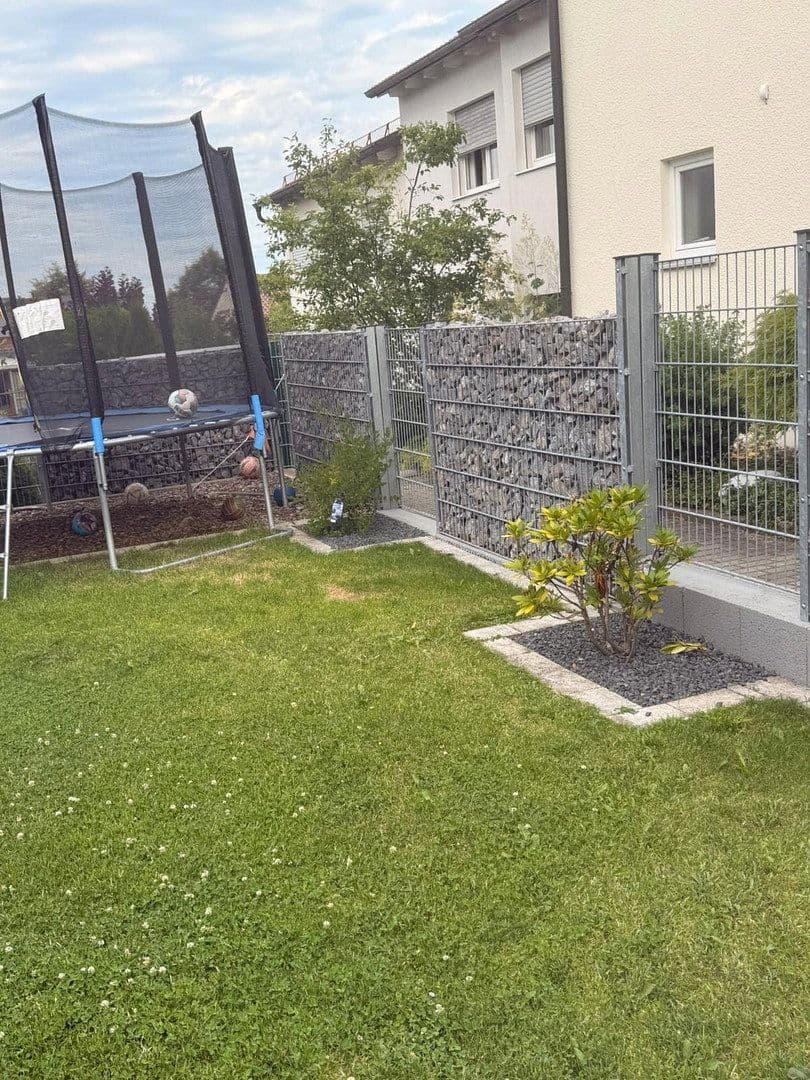 Prodej domu 200 m², pozemek 375 m², Brunnweg 12, Obertraubling, Bavorsko Prodej domu 200 m², pozemek 375 m², Brunnweg 12, Obertraubling, Bavorsko